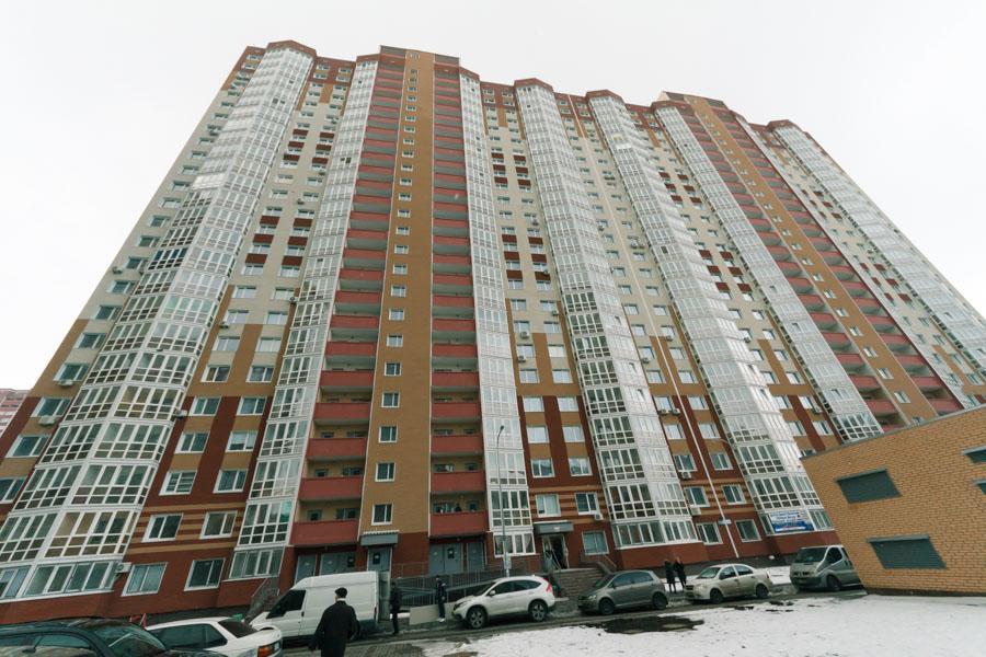 Cozy Apartment On Gmyri 12B Near Metro Poznyaki Kiev Bagian luar foto